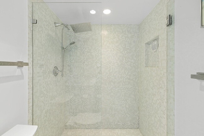 Building Photo - 3546 S Ocean Blvd