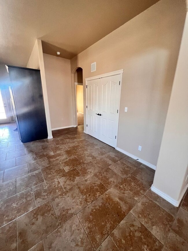Building Photo - GORGEOUS EASTSIDE HOME OPEN HOUSE FRIDAY 0...