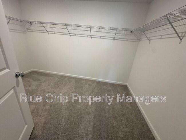 Building Photo - 2295 Green Valley St