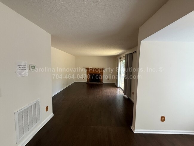 Building Photo - 10722 Roxbury Ct