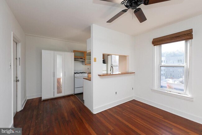 Building Photo - 4373 Main St