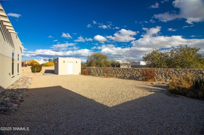 Building Photo - 1415 San Bonifacio Arc
