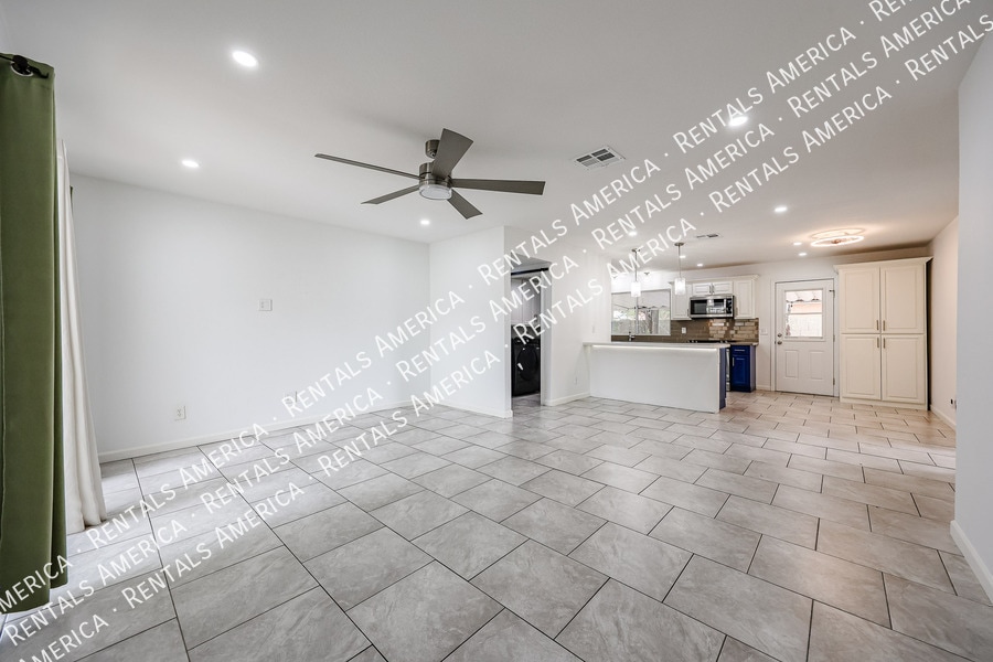 Building Photo - 3837 W Acapulco Ln
