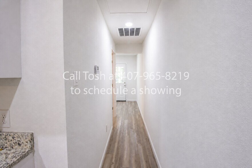 Building Photo - 1110 S Houston Ave