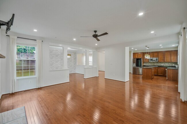 Building Photo - 3461 Eagle Ridge Dr