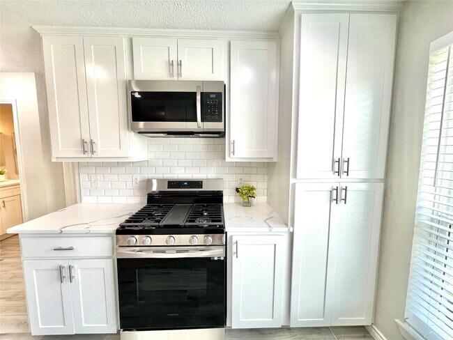 Building Photo - 18635 Andalusian Dr