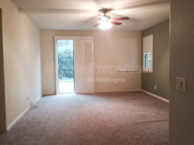 Building Photo - 510 Pyramid Ct