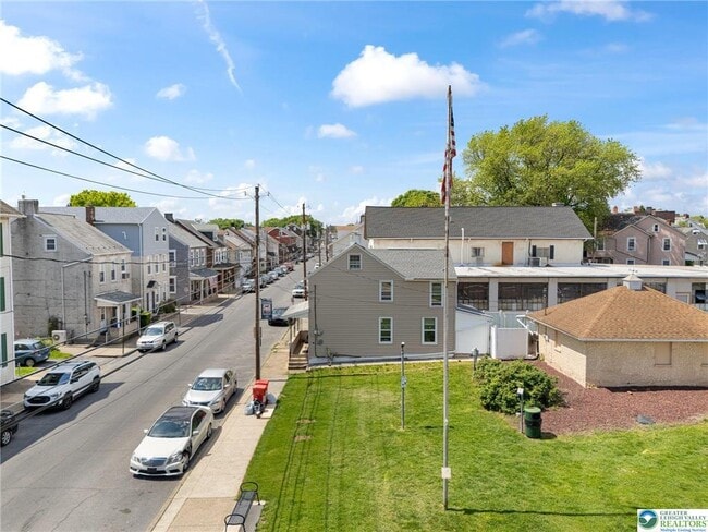 Building Photo - 115 2nd St