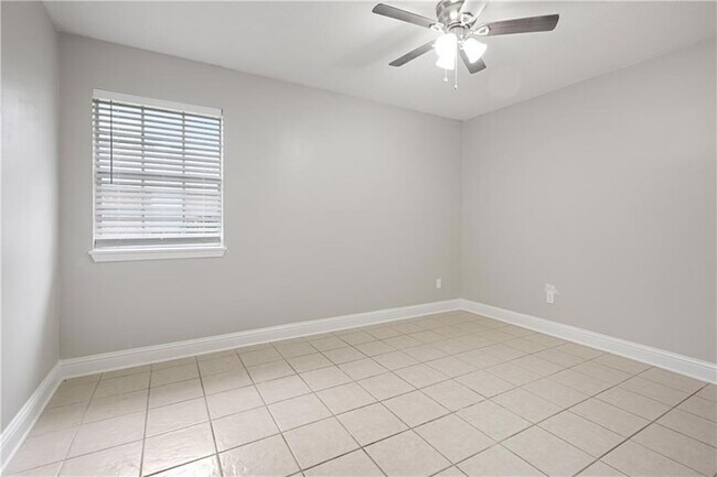 Building Photo - 40665 Ranch Rd