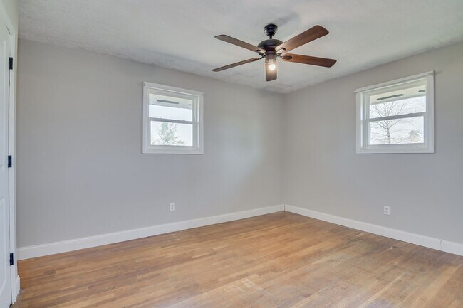 Building Photo - Charming 3-Bedroom, 2-Bath Home on a Corner Lot with Spacious Backyard