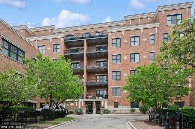 Building Photo - 2811 N Bell Ave