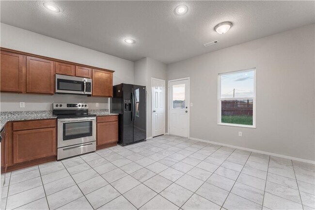Building Photo - 1570 Scotland Dr