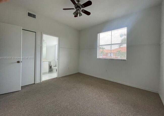 Building Photo - 11500 NW 60th Terrace