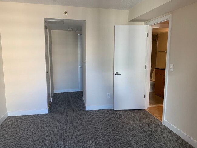 Building Photo - Condo at The Chase in Downtown Bethesda!  Pool, Balcony & Next to Metro!