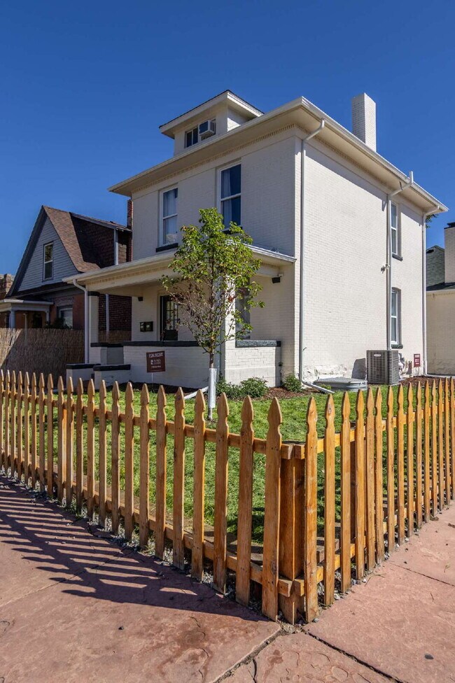 Building Photo - "COMING SOON" Stunning Remodeled Patio Hom...