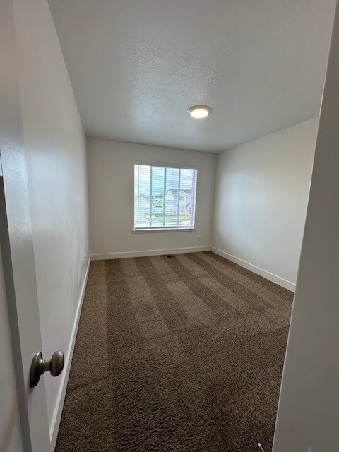 Building Photo - HC516