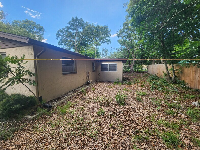 Fenced Back Yard - 7615 Tyson Dr