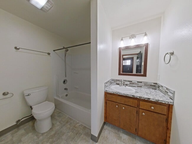 Building Photo - FALL SPECIAL ~ $735 OFF FIRST MONTH RENT