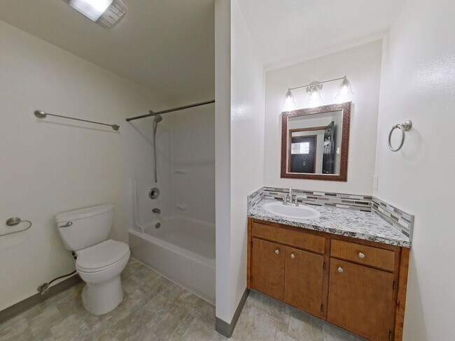 Building Photo - FALL SPECIAL ~ $780 OFF FIRST MONTH RENT