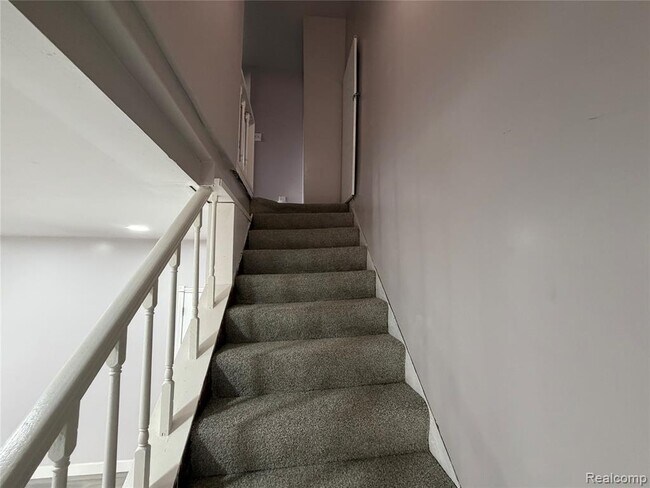 Building Photo - 6324 Montrose St