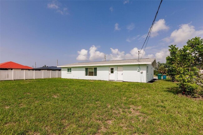 Building Photo - 3316 Port Charlotte Blvd