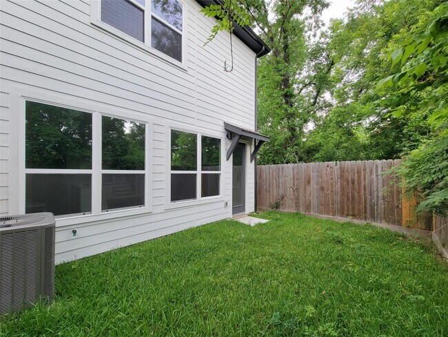 Building Photo - 8014 Huntington Spgs Ln