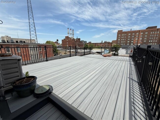 Building Photo - 4120 Cass Ave
