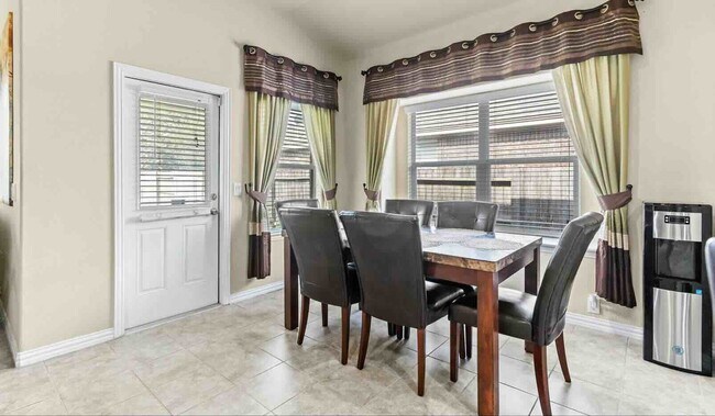 Building Photo - 17419 Woodfalls Ln