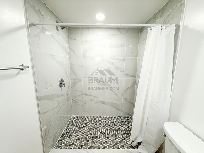 Building Photo - 11228 Huston St