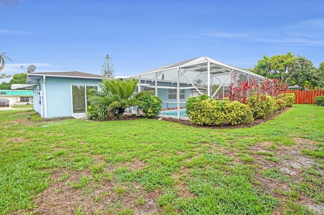 Building Photo - 865 SE Tierra Ct