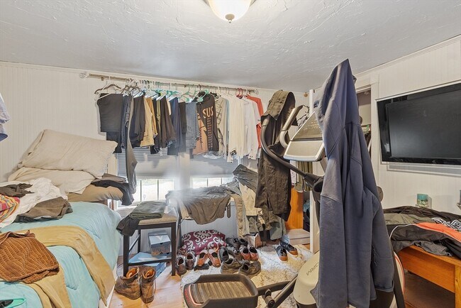 Building Photo - 199 Center Depot Rd