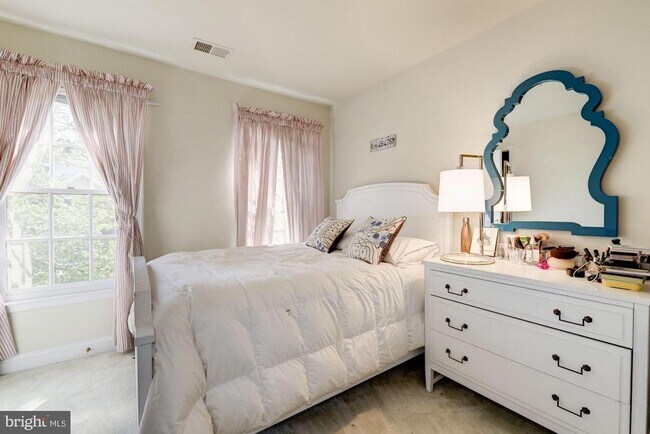 Building Photo - 4005 Mansion Dr NW