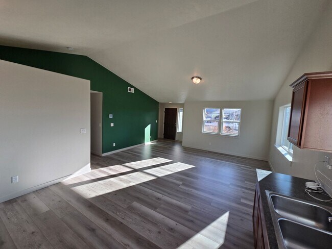 Building Photo - Charming home in NE Redmond