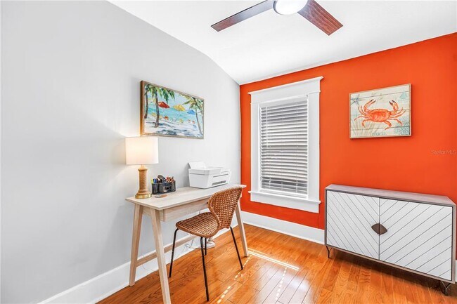 Building Photo - 748 11th Ave N