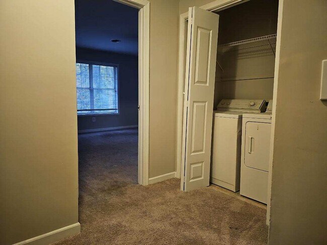 Building Photo - CHARMING 2 BEDROOM TOWNHOME-1/2 MILE FROM CLEMSON CAMPUS!