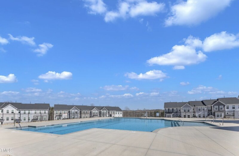Building Photo - 372 Natsam Wds Wy