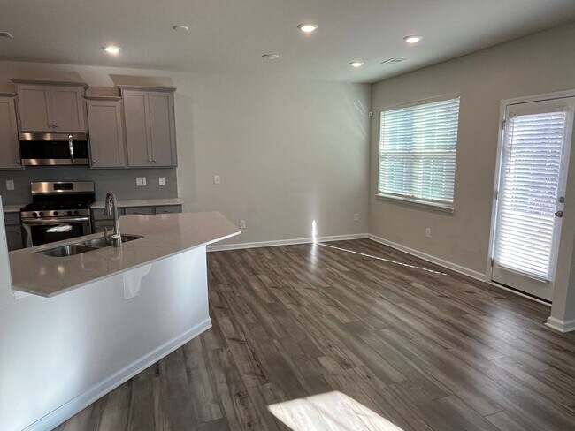 Building Photo - Newly Built 3 Bed + Loft Home in The Palis...