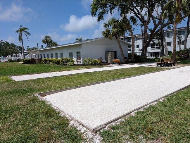 Building Photo - 2547 60th Ave W