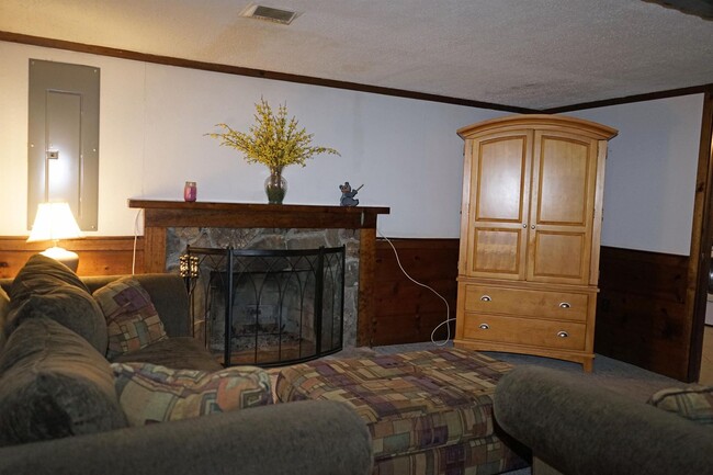 Building Photo - **WINTER RENTAL** Adorable Chalet - Come S...