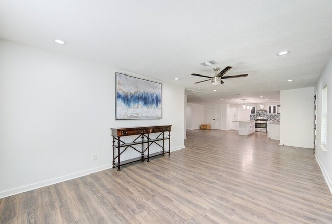 Building Photo - 5906 Hilary St