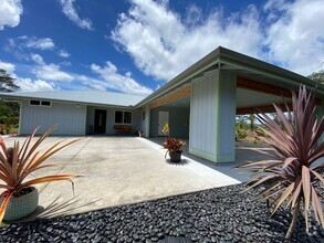 Building Photo - 3-Bed, 2-Bath Custom Furnished Home-Turn K...
