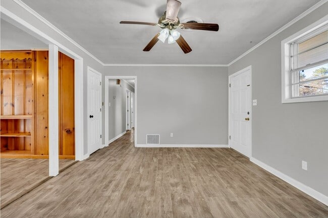 Building Photo - Renovated 4 Bedroom 2 Bath Home with Shop for Rent!