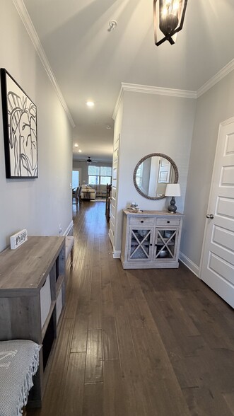 Building Photo - 3057 Sassafras Ln