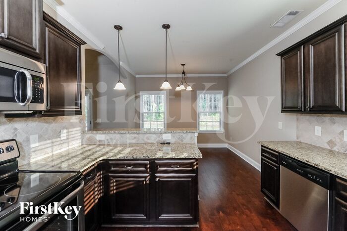 Building Photo - 250 Jester Ct
