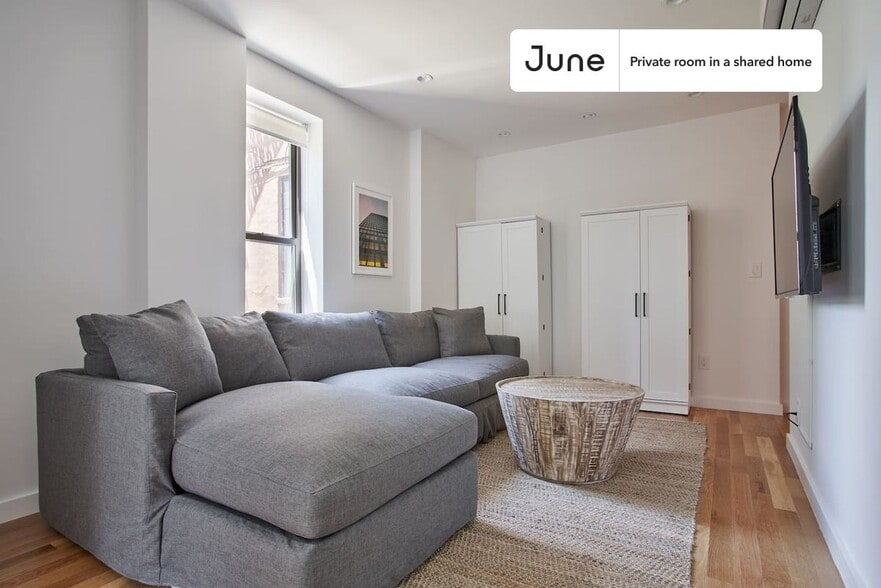 Building Photo - Room in Shared 8.0 bed/3.5 bath home