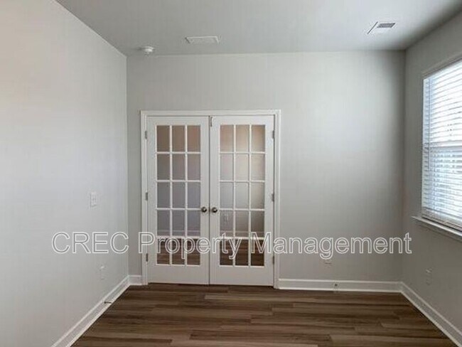 Building Photo - 603 McLernon Trce