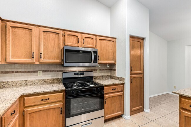 Building Photo - Sun Lakes long term Rental