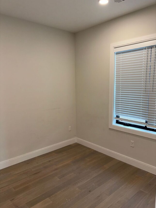 Building Photo - 156 Liverpool St