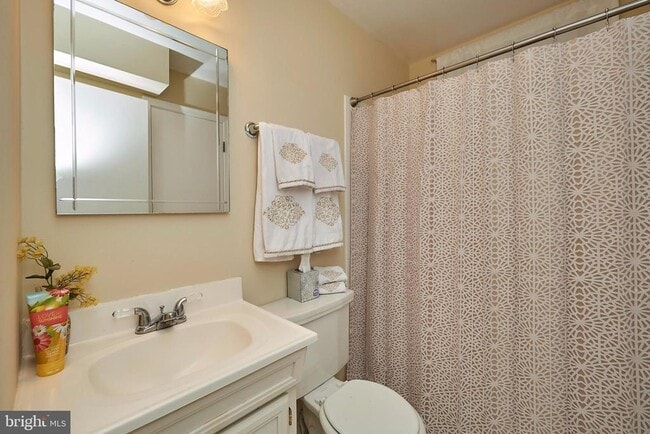 Building Photo - 3812 Wexford Dr