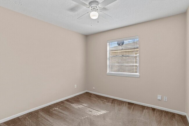 Building Photo - 2127 Union Mill Rd